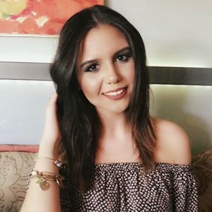 Meet your Posher, Aly